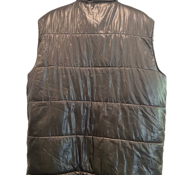 J Ferrar Mens black puffer vest. Very good condition. Extra Large - Picture 2 of 8